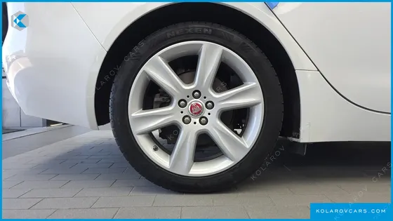 JAGUAR XE 20D PORTFOLIO