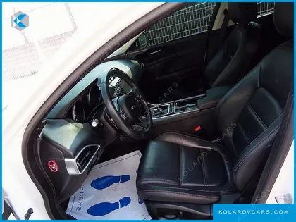 JAGUAR XE 20D PERSTIGE AWD
