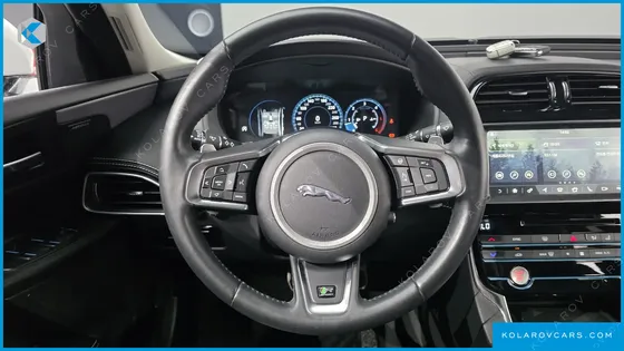 JAGUAR XE 20D R-SPORT
