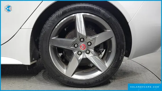JAGUAR XE 20D R-SPORT