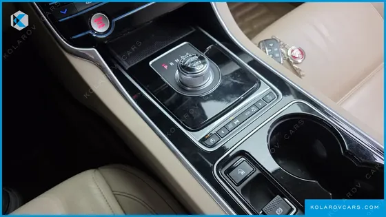 JAGUAR XE 20D PRESTIGE