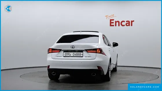 LEXUS IS EXECUTIVE