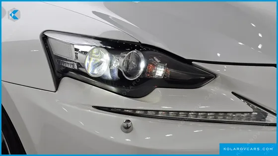 LEXUS IS EXECUTIVE