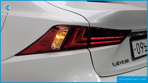 LEXUS IS EXECUTIVE