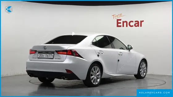 LEXUS IS PREMIUM
