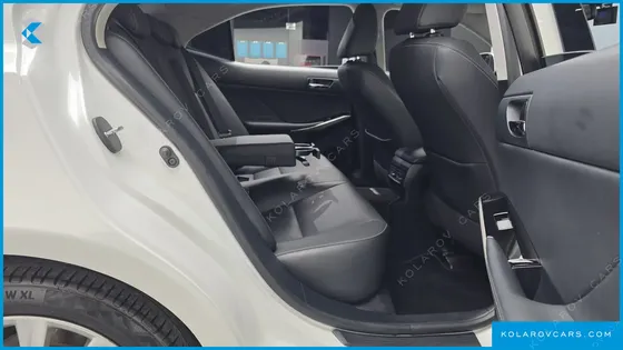 LEXUS IS PREMIUM