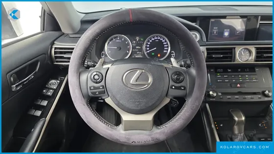 LEXUS IS PREMIUM