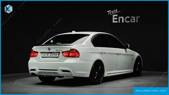BMW 3 SERIES 320D SEDAN BLACK AND WHITE