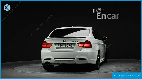 BMW 3 SERIES 320D SEDAN BLACK AND WHITE