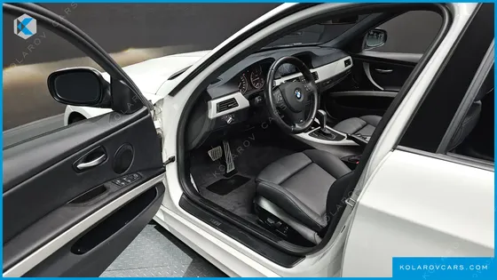 BMW 3 SERIES 320D SEDAN BLACK AND WHITE