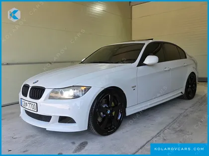 BMW 3 SERIES 320D SEDAN BLACK AND WHITE