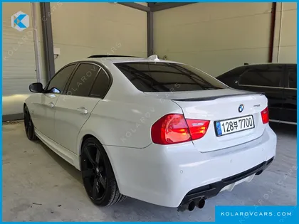 BMW 3 SERIES 320D SEDAN BLACK AND WHITE