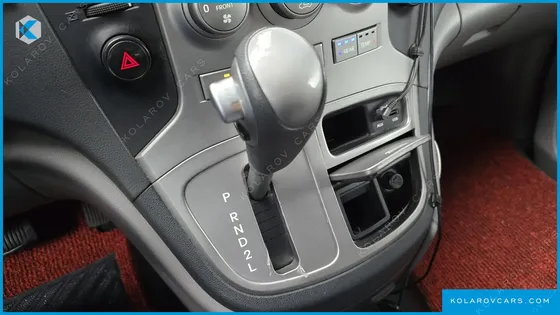 HYUNDAI STAREX 12-SEATER LPI WAGON