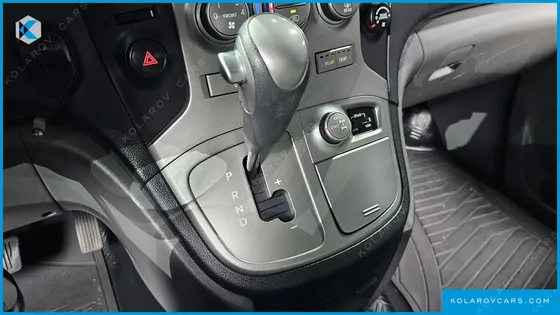 HYUNDAI STAREX 4WD 12-SEATER WAGON