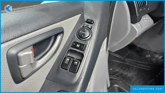 HYUNDAI STAREX 4WD 12-SEATER WAGON