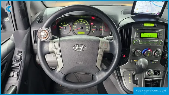 HYUNDAI STAREX 4WD 12-SEATER WAGON