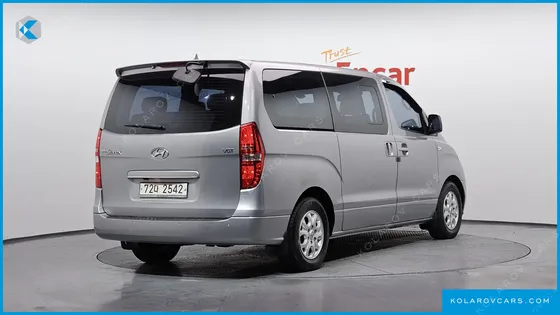 HYUNDAI STAREX 11-SEATER WAGON