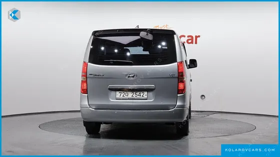 HYUNDAI STAREX 11-SEATER WAGON