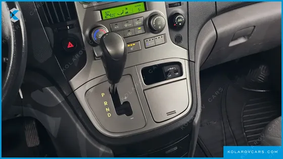 HYUNDAI STAREX 11-SEATER WAGON
