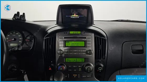 HYUNDAI STAREX 11-SEATER WAGON
