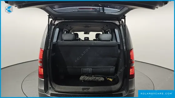 HYUNDAI STAREX 11-SEATER WAGON