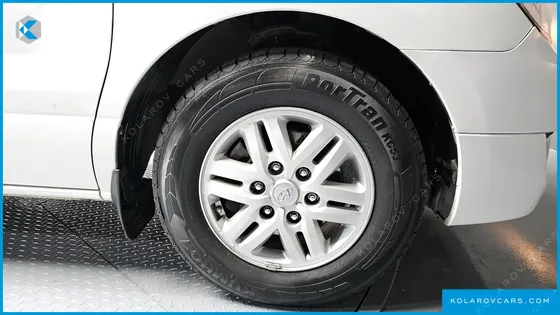HYUNDAI STAREX 3-SEATER VAN