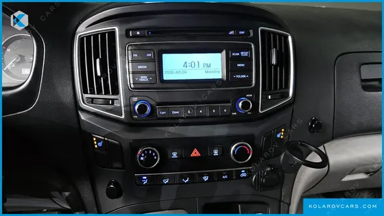 HYUNDAI STAREX 3-SEATER VAN