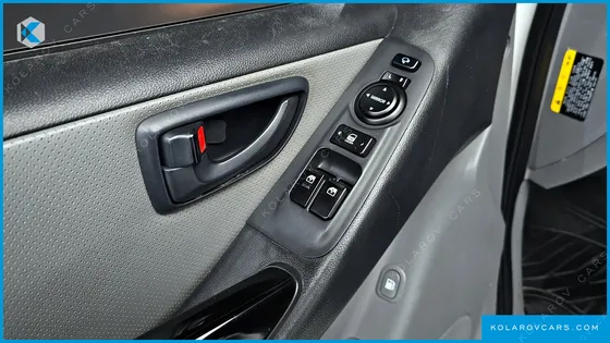 HYUNDAI STAREX 3-SEATER VAN