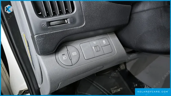 HYUNDAI STAREX 3-SEATER VAN