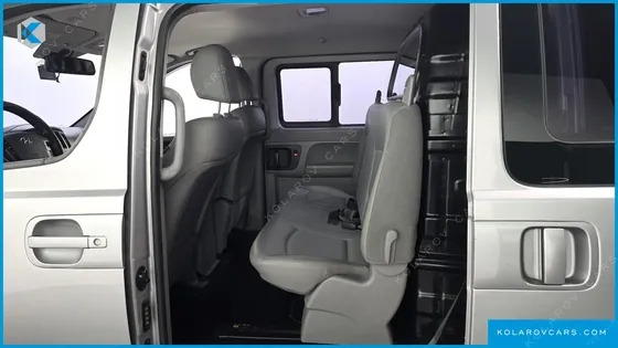HYUNDAI STAREX 5-SEATER VAN