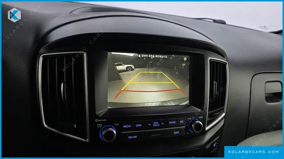HYUNDAI STAREX 5-SEATER VAN