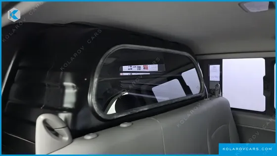 HYUNDAI STAREX 5-SEATER VAN