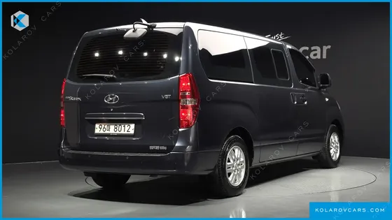 HYUNDAI STAREX 5-SEATER VAN