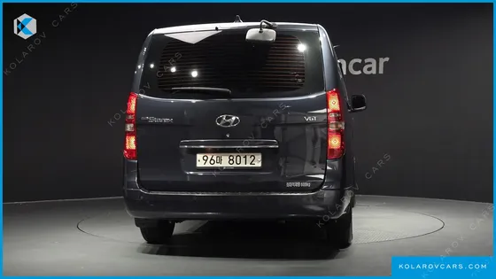 HYUNDAI STAREX 5-SEATER VAN