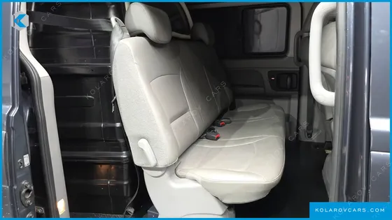 HYUNDAI STAREX 5-SEATER VAN