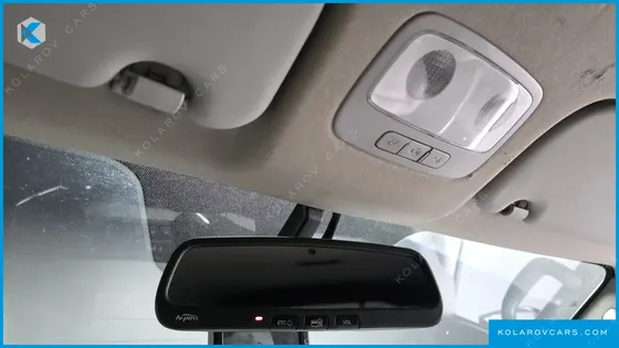 HYUNDAI STAREX 5-SEATER VAN
