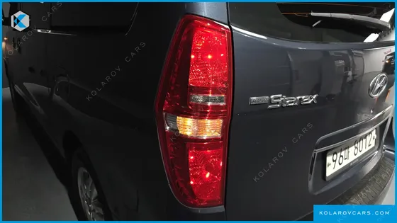 HYUNDAI STAREX 5-SEATER VAN