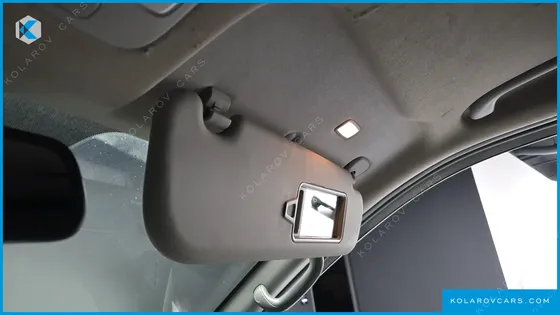 HYUNDAI STAREX 5-SEATER VAN