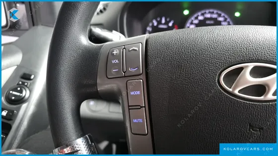 HYUNDAI STAREX 5-SEATER VAN