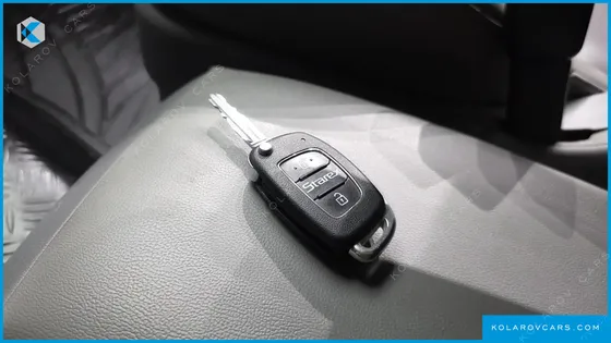 HYUNDAI STAREX 5-SEATER VAN