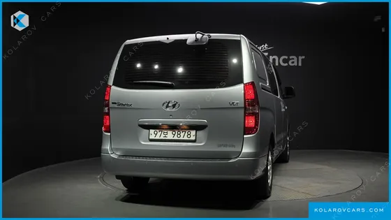 HYUNDAI STAREX 5-SEATER VAN