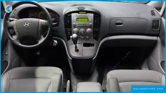 HYUNDAI STAREX 5-SEATER VAN
