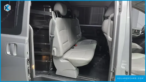 HYUNDAI STAREX 5-SEATER VAN