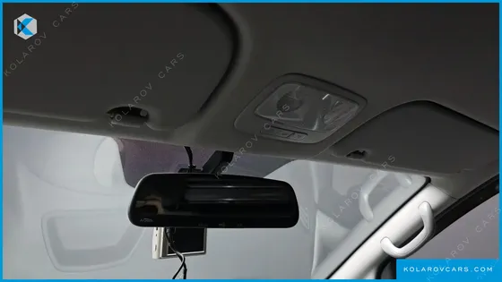 HYUNDAI STAREX 5-SEATER VAN