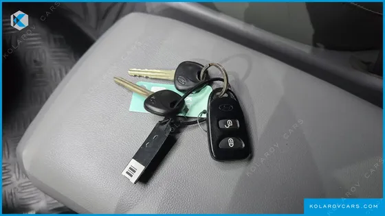 HYUNDAI STAREX 5-SEATER VAN
