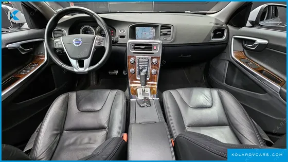 VOLVO S60 D5