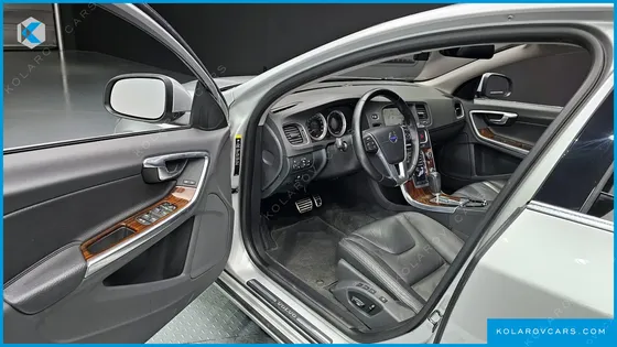 VOLVO S60 D5
