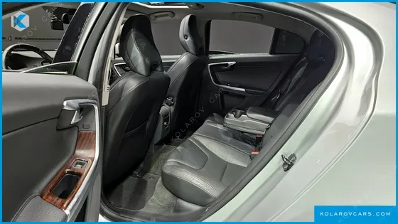 VOLVO S60 D5