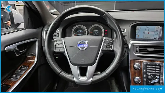 VOLVO S60 D5