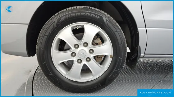 HYUNDAI STAREX 4WD 11-SEATER WAGON